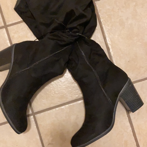 Elegant Black Over the Knee Boots - Picture 4 of 7